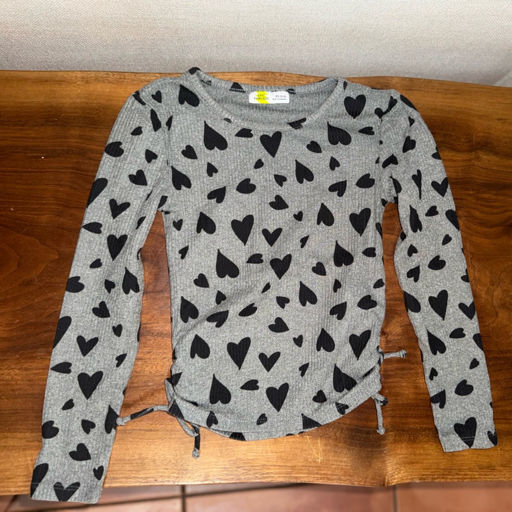 Epic‎ Threads Gray Long Sleeve with Black Hearts